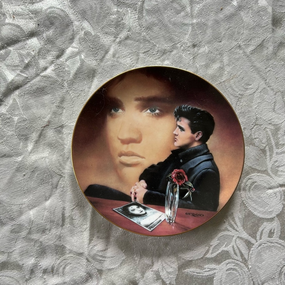 Elvis numbered Decorative Plate